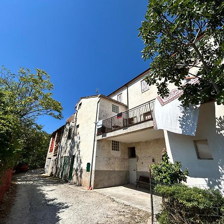 La Quiete Tra Le Montagne Apartment Apiro Екстериор снимка